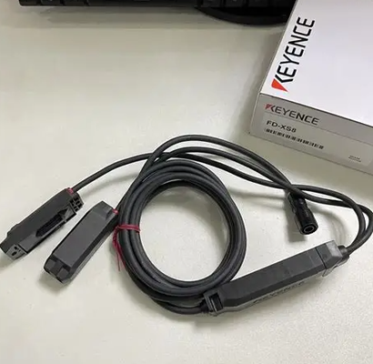 Keyence FD-XS8 クランプオン液体マイクロフローセンサーヘッド
