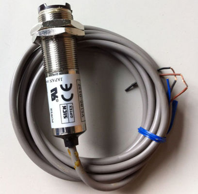 SICK VTF18-4N1212 円筒型光電センサー 18 mm x 18 mm x 63.6 mm