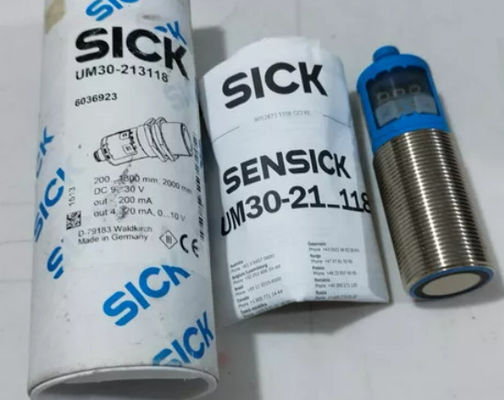 SICK UM30-213118 超音波距離センサー UM30 スレッドサイズ M30 X 15