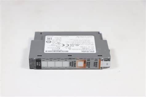 アレン・ブラッドリー 1734-IE8C POINT I/O アナログ入力モジュール
