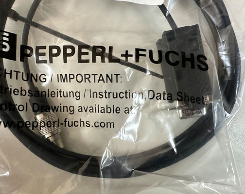P&F UC-30GM-R2 インターフェースケーブル (前面ラベリング、入力周波数 0.001 ... 10000 Hz)