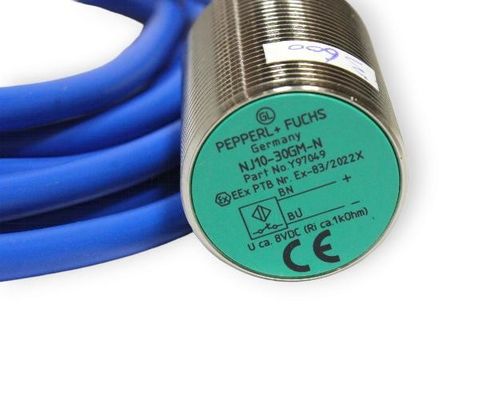 P&F NJ10-30GM-N 誘導型センサ 0 ... 20 mA 電流および 0 ... 200 Hz スイッチング周波数、産業用途向け