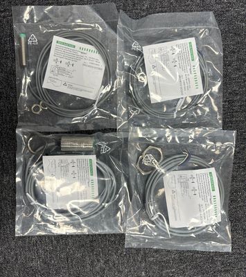 シメンス 3RG4014-0CD00 インダクションスイッチ IP66/67 侵入保護と最大測定スパン 1300 mbar 522 inH2O