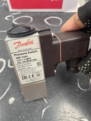 Danfoss 061B201266 MBC 圧力スイッチ あらゆる取り付け位置に対応
