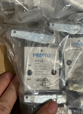 Festo ローラーレバーバルブ RS-4-1/8