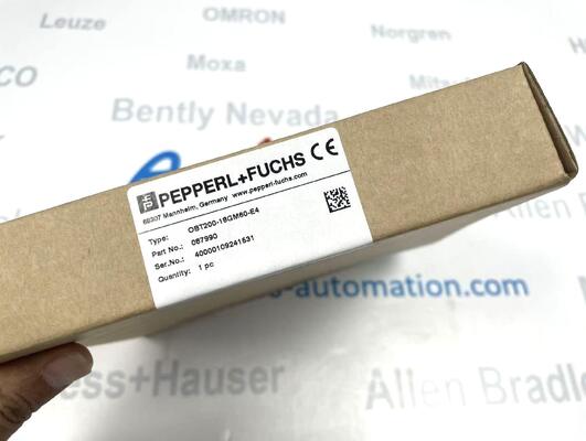 ペッパール+フックス OBT200-18GM-E4 拡散光電センサー