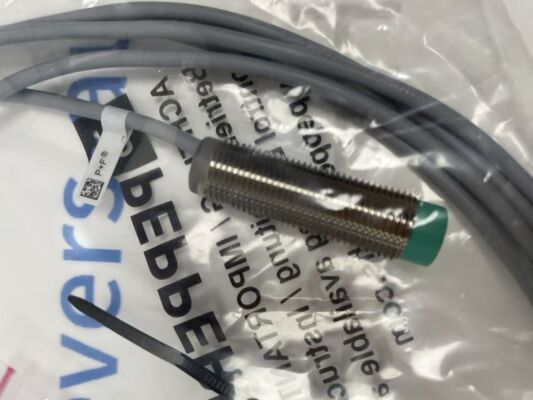 Pepperl+Fuchs NBN4-12GM40-Z0 近接センサー