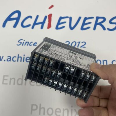 YOKOGAWA UM33A-000-11LP 高性能産業用デジタル指示計