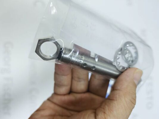 BALLUFF BCS M12T4D2-PSM40C-S04G 容量接近センサー