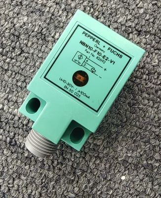 ペッパール・フックス NBN10-F10-E2-V1 インダクティブセンサー