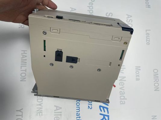 M12 コンストラクションタイプ Yaskawa SGD7S-180A30B202 アナログ制御 高度な機能と ≤ 0.7 W の電源分散