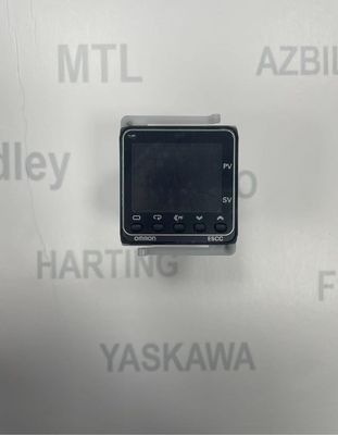 オムロン E5CC-QX2A M-800 パネルマウント PID温度コントローラ 16 デジタル出力 0.4 kg