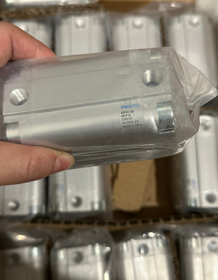 Festo Compact シリンダー ADVU-32-40-P-A